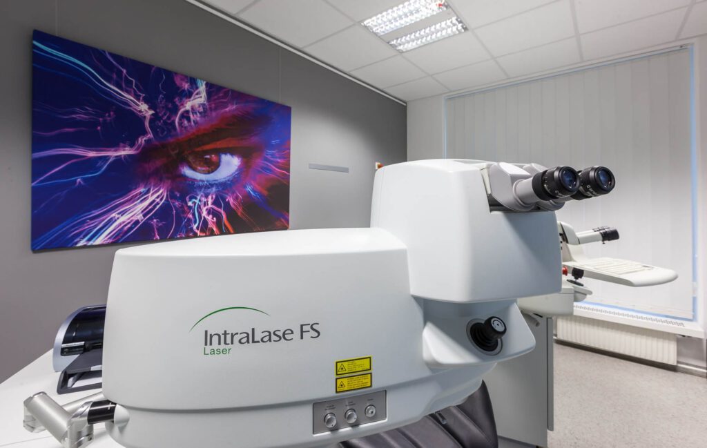 Laser- und Diagnosetechnik für refraktive Chirurgie; Detailaufnahme mit Gerät